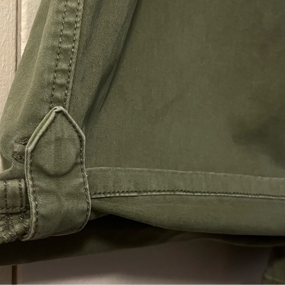 🆕 NWT STYLE & CO ROLL CUFF SHORT IN OLIVE DRAB (S) - Picture 2 of 6
